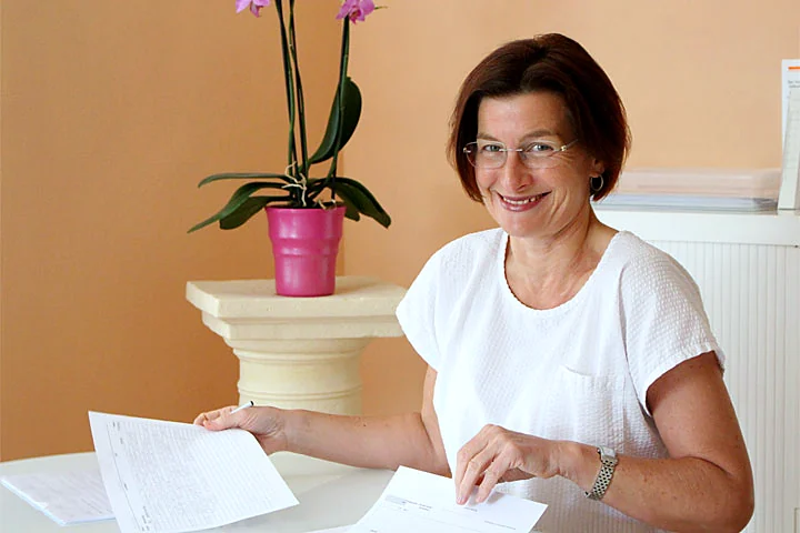 Monika Imhof in ihrer Gesundheitspraxis in Altdorf
